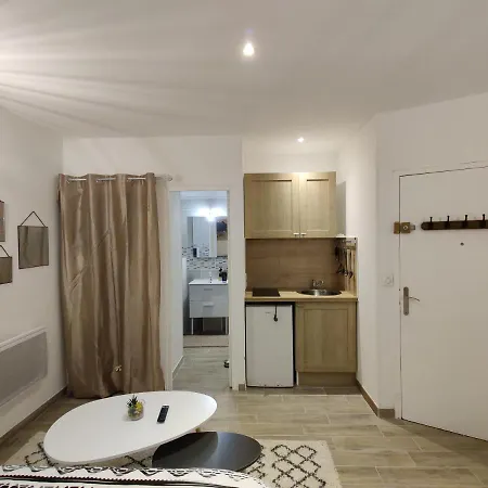 Апартаменты Studio A Moderne Et Cosy, 1,7 Kilometres Des Plages Фрежюс
