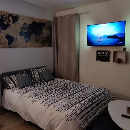 Appartamento Studio A moderne et cosy, 1,7 kilomètres des plages Fréjus
